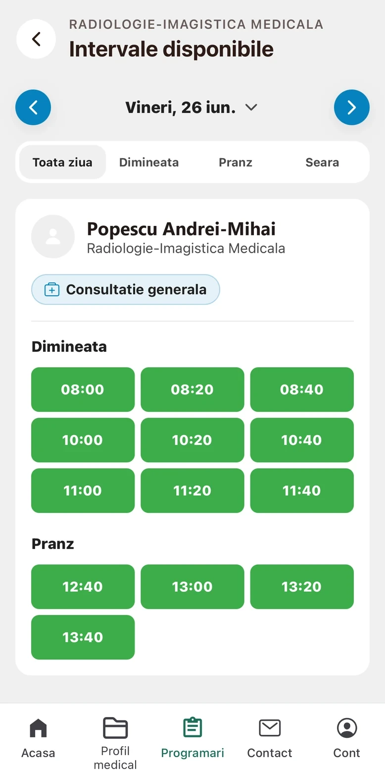 Available appointment slots for a radiology doctor on a chosen Friday, filtered by all day, morning, midday or evening, shown as a grid of twenty-minute times.